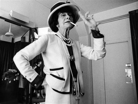 coco chanel morte de quoi|Coco Chanel birth and death.